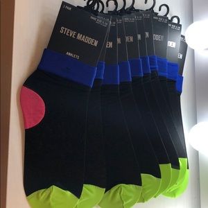 Steve Madden- 10 pack of socks.